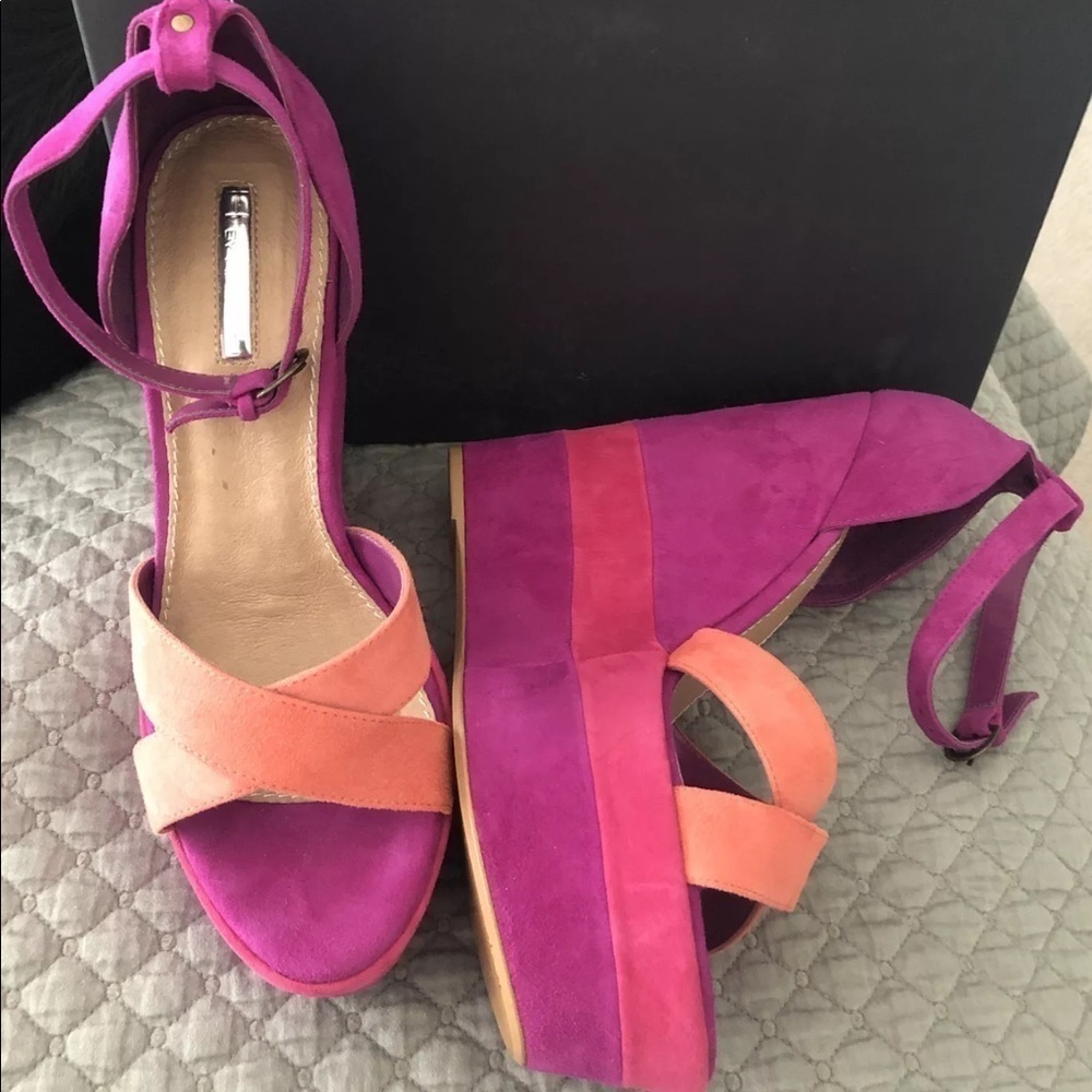 Halston Gigi Pink multi‎ suede platform heels Sz 10